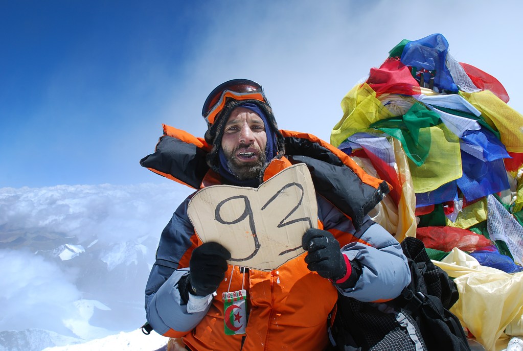 Image de Nadir Dendoune sur le toit du monde 
